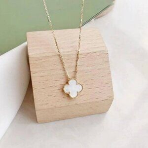 ✅Van Cleef & Arpels 18k gold, white necklace